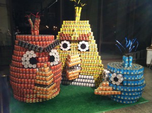 Mosaic’s MosaiCAN team designed an Angry Birds canstructure for the CANstruction charity event, a design/build competitions and food drive.