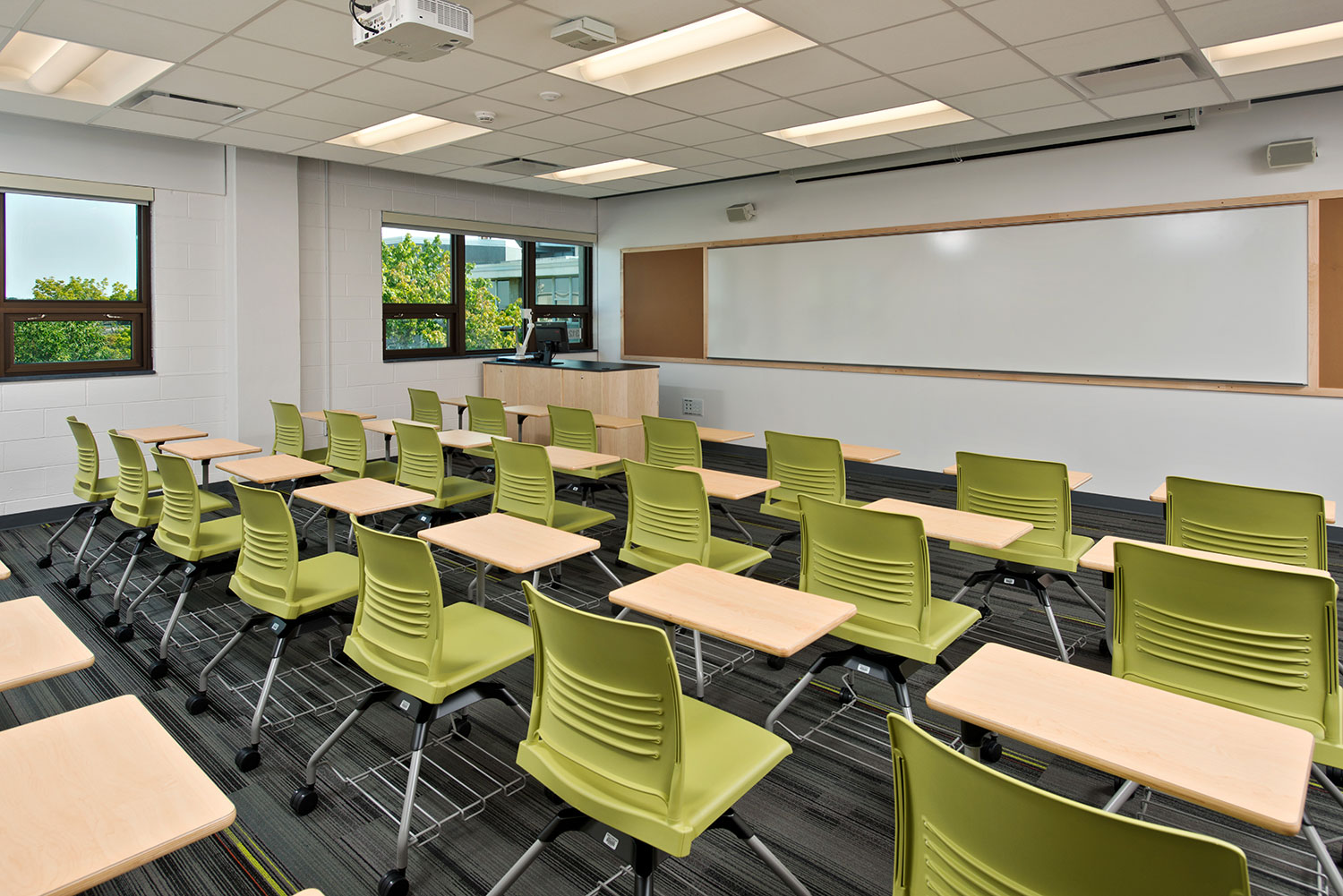 Teaching classroom at Mosaic Associates College Science Center design for Hudson Valley Community College in Troy, New York.